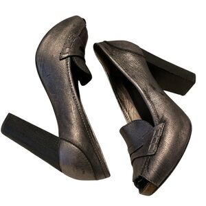 Metallic gray Peep-Toe Heels 7.5